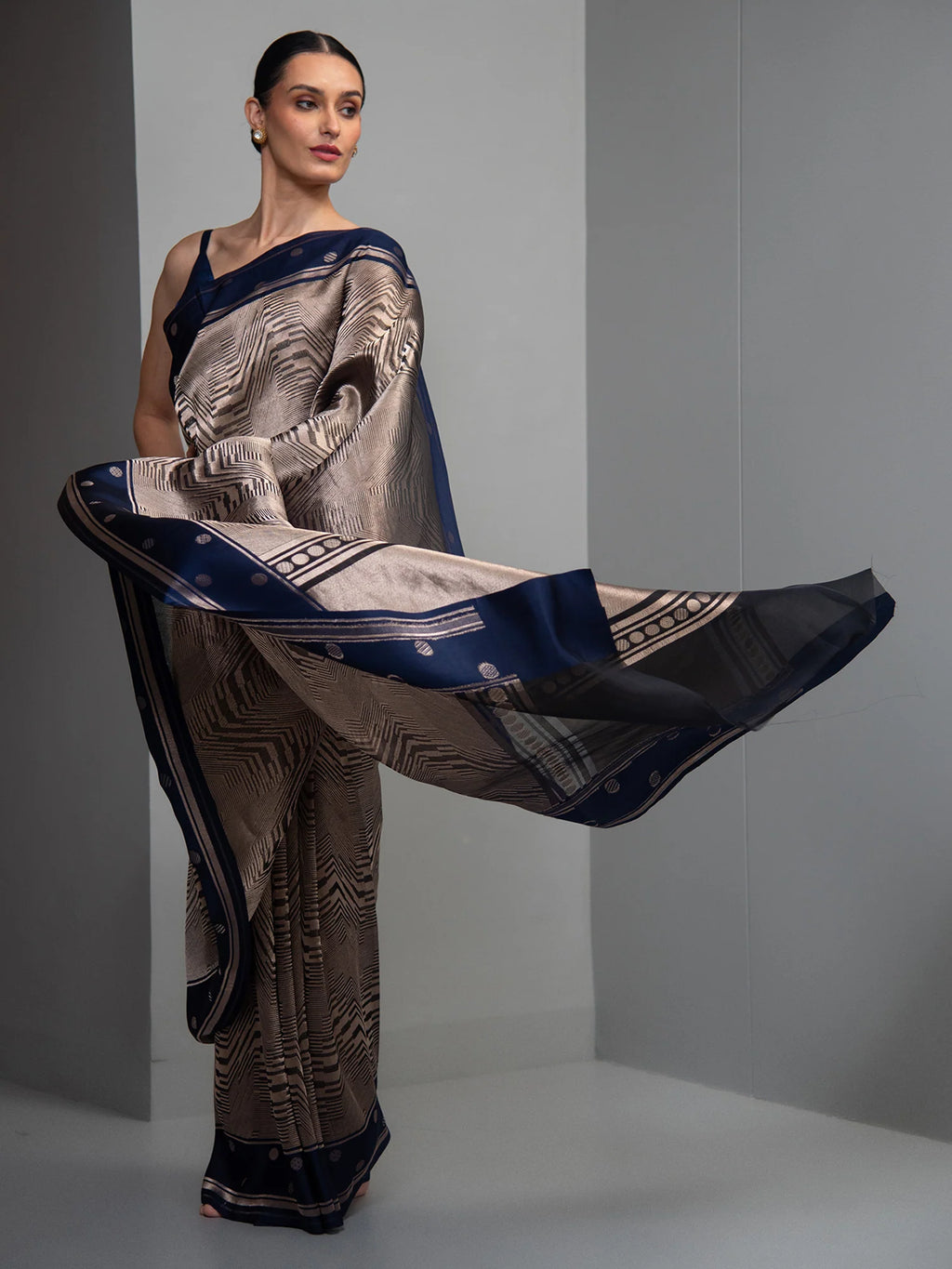 Black Silk Brocade Handloom Banarasi Saree