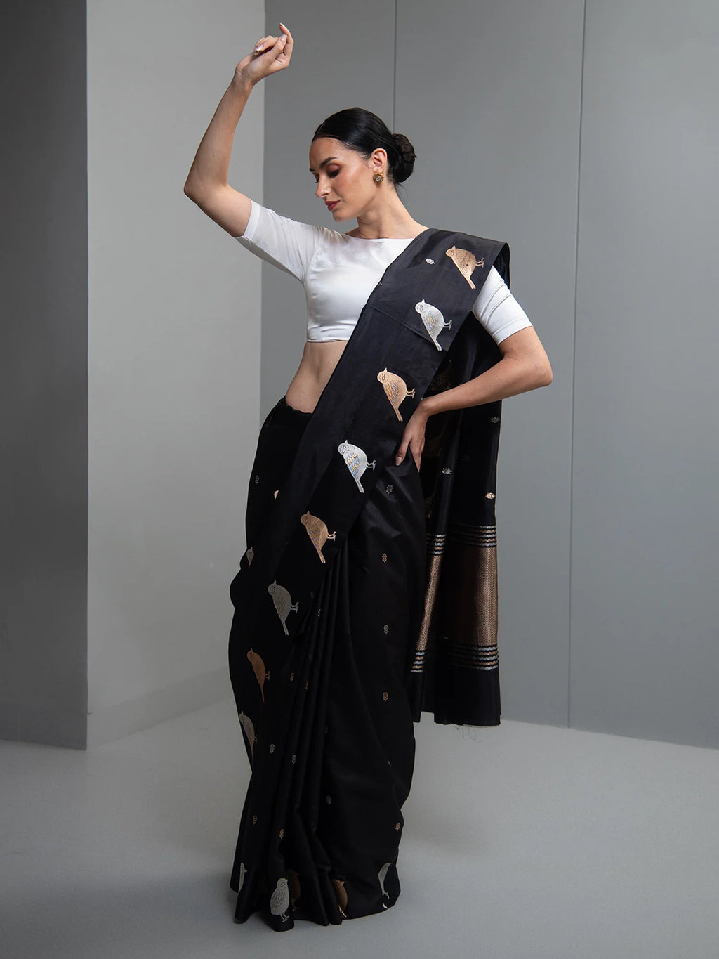 Black Booti Pure Silk Handloom Banarasi Saree
