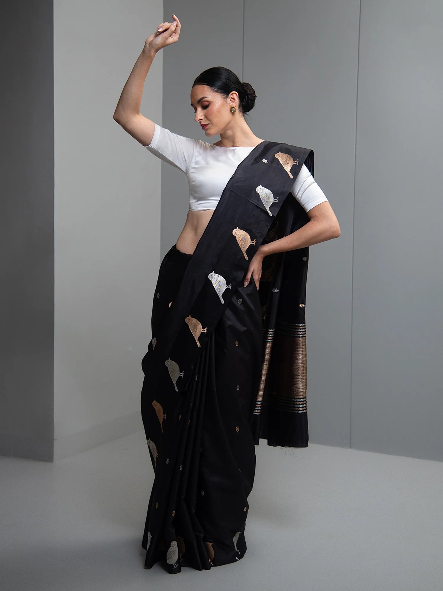 Black Booti Pure Silk Handloom Banarasi Saree